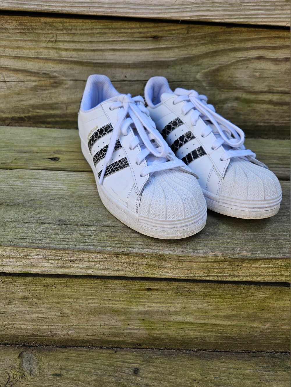 Adidas Superstar White Sneakers with Black Snakeskin Stripes Gold Accent S:6.5